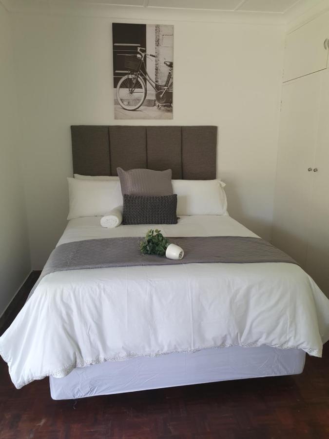 Alu Guesthouse Roodepoort Exterior photo