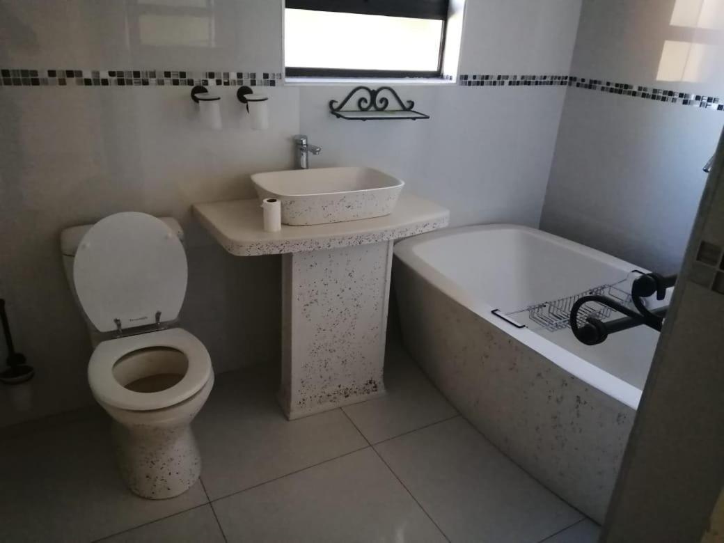 Alu Guesthouse Roodepoort Room photo