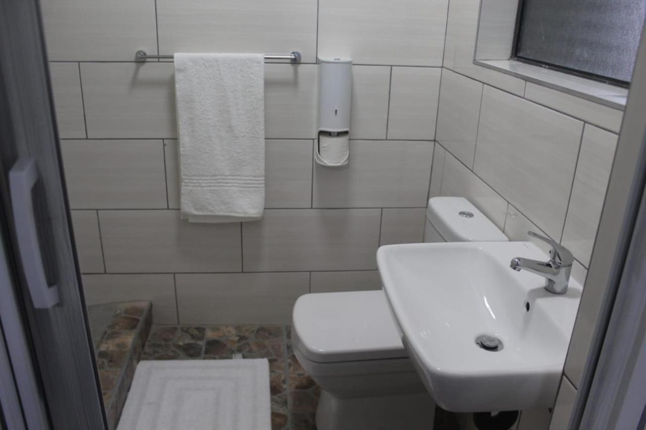 Alu Guesthouse Roodepoort Room photo